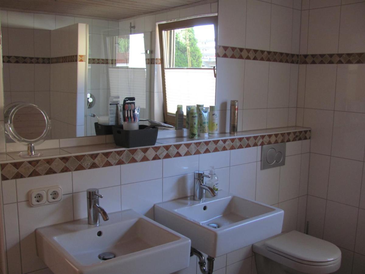 Schlossblick Ferienhaus: Cozy 6-Person Retreat with Castle Views Trunkelsberg Exterior photo