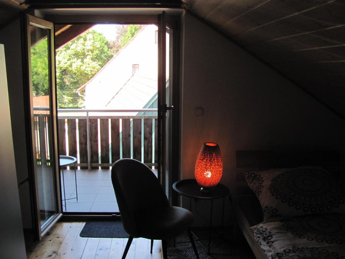 Schlossblick Ferienhaus: Cozy 6-Person Retreat with Castle Views Trunkelsberg Exterior photo